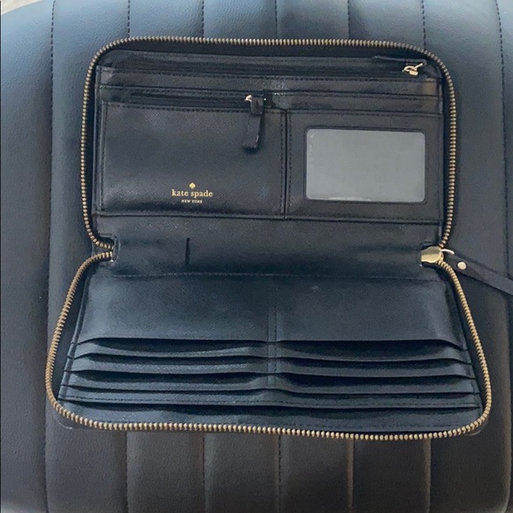 🛑SOLD🛑 Oversized kate spade wallet - Picture 3 of 7